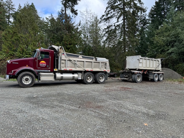 Lora's Trucking